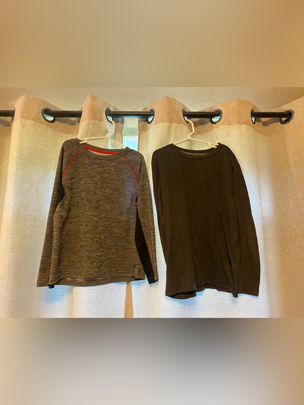 Old Navy 2 Pack Kids Long-Sleeve Crew Tops - Heather & Dark Gray, Size M (8)